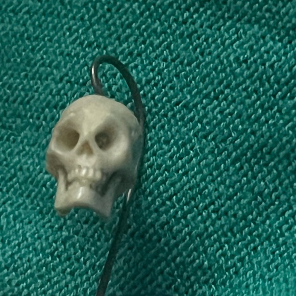 Rare bone carved skull earrings and pendant - Picture 11 of 13